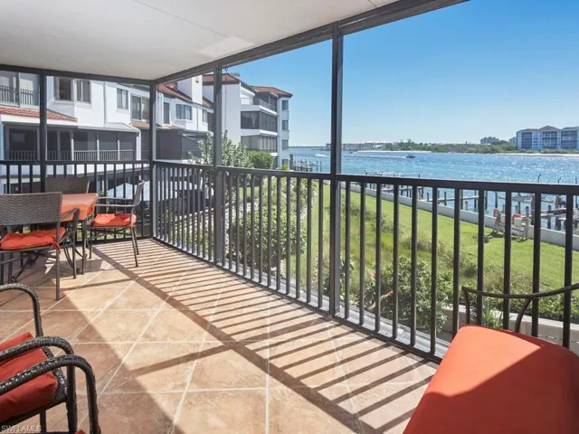 502 La Peninsula Blvd 502, Naples, Florida 34113