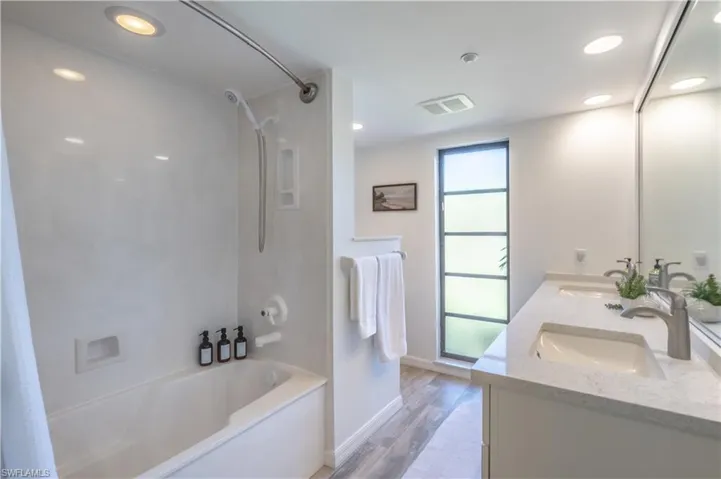 651 10th Ave S C651, Naples, Florida 34102