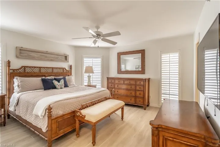 651 10th Ave S C651, Naples, Florida 34102