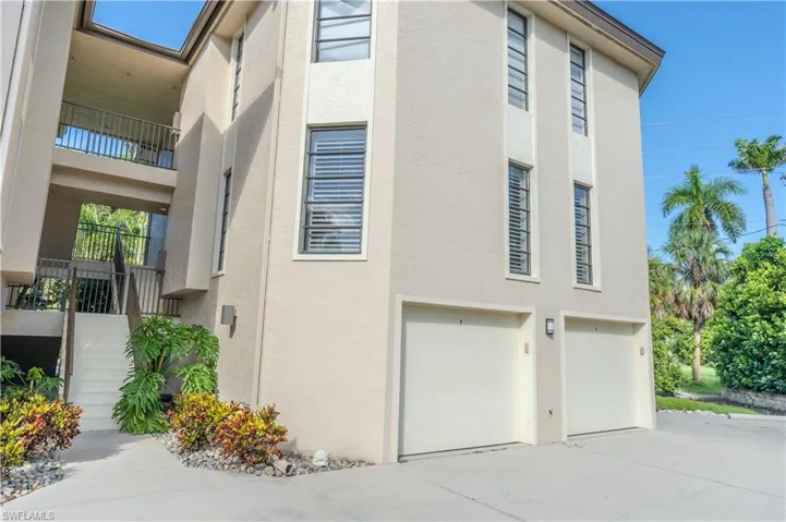 651 10th Ave S C651, Naples, Florida 34102