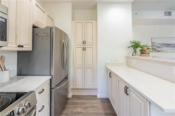 651 10th Ave S C651, Naples, Florida 34102