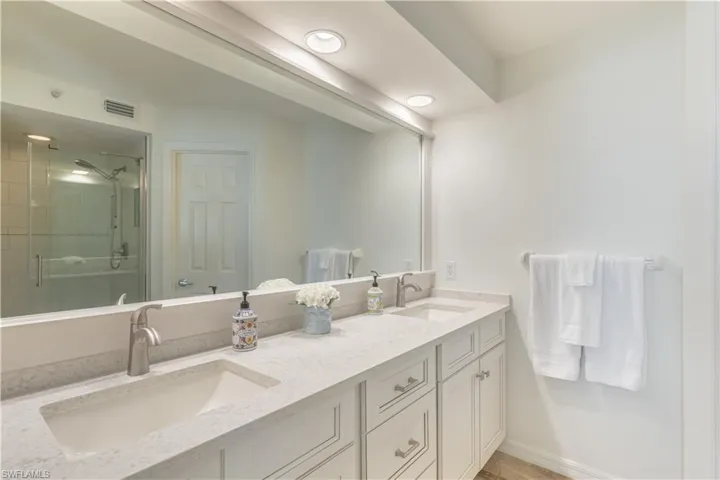 651 10th Ave S C651, Naples, Florida 34102