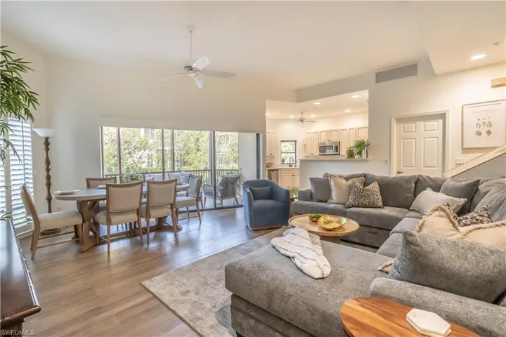 651 10th Ave S C651, Naples, Florida 34102