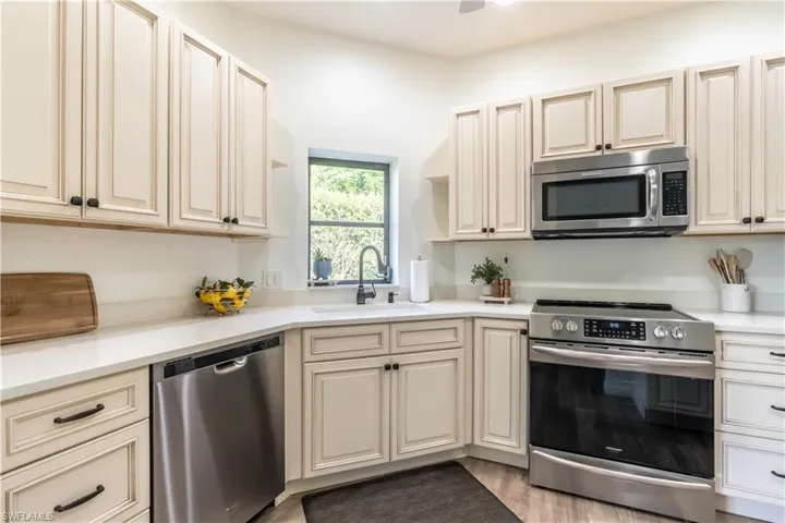 651 10th Ave S C651, Naples, Florida 34102