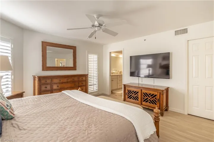 651 10th Ave S C651, Naples, Florida 34102