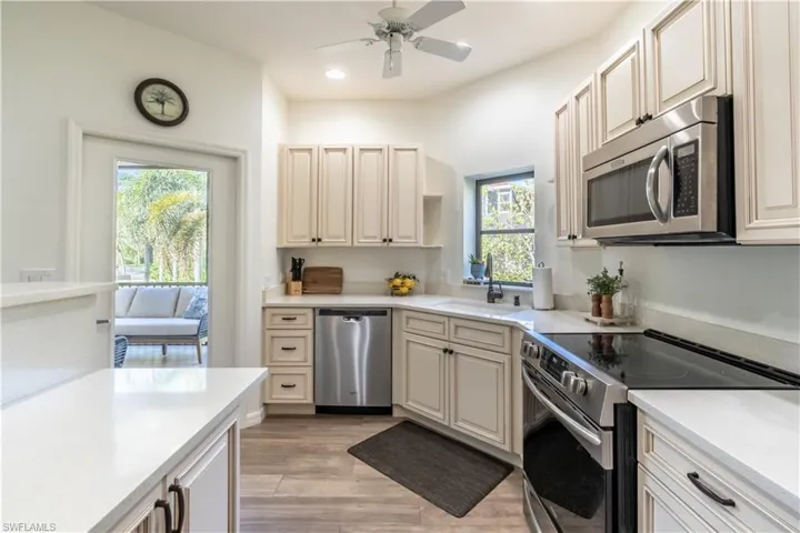 651 10th Ave S C651, Naples, Florida 34102