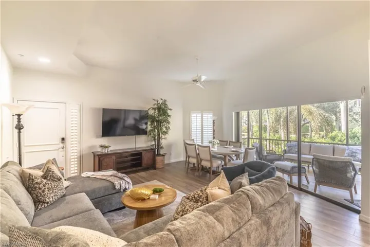 651 10th Ave S C651, Naples, Florida 34102