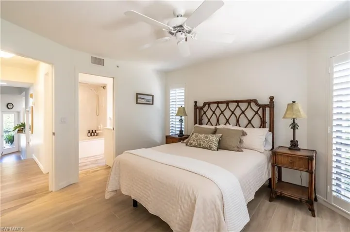 651 10th Ave S C651, Naples, Florida 34102