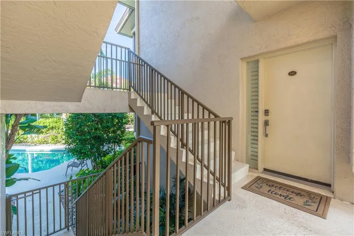 651 10th Ave S C651, Naples, Florida 34102
