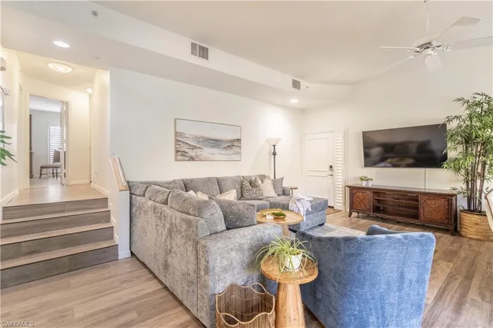 651 10th Ave S C651, Naples, Florida 34102