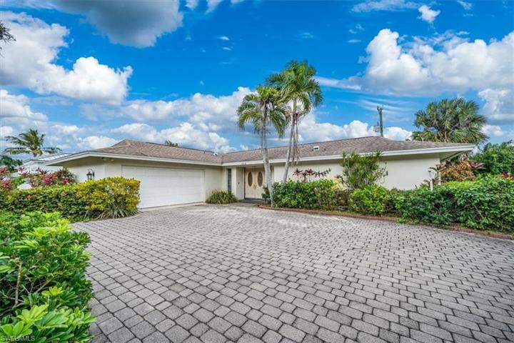 224 Burning Tree DR, NAPLES FL 34105