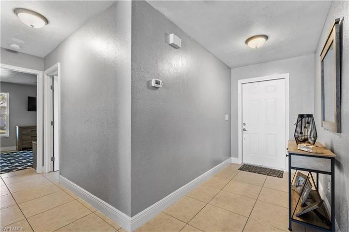 330 SW 28th TER, CAPE CORAL FL 33914