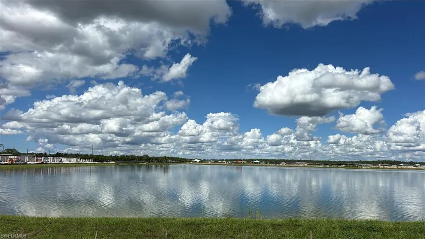 Gorgeous backyard waterfront view (Lot #82)