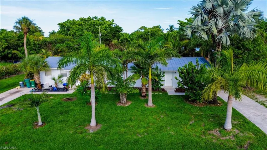 4340  Normandy  DR, Naples, FL 34112