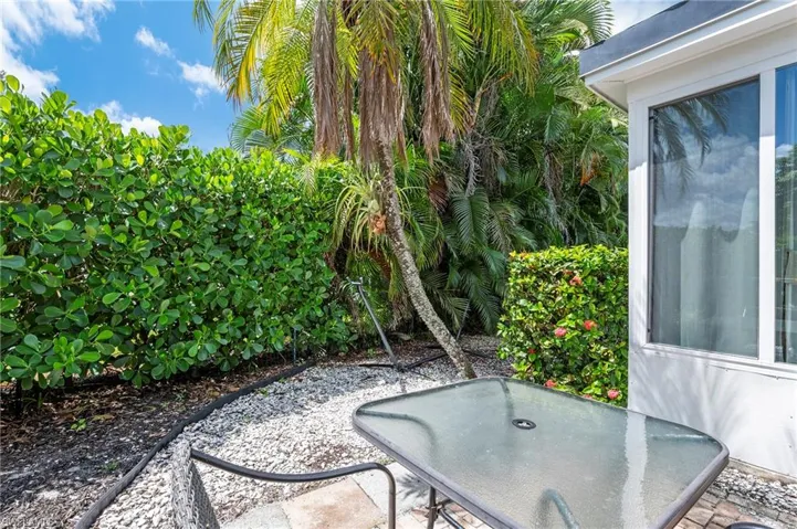 And if you want to be outdoors, there's room for that, too. A real keeper! Make your appointment to see this gem today.