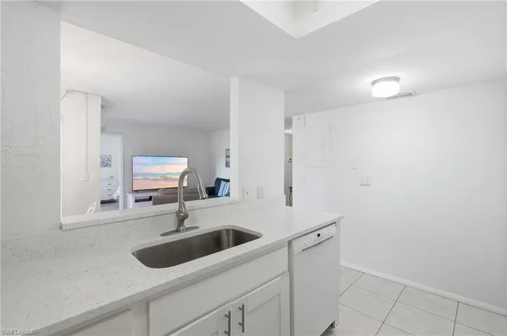 13240 White Marsh Ln 8, Fort Myers, Florida 33912