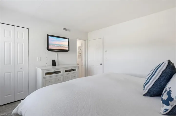 13240 White Marsh Ln 8, Fort Myers, Florida 33912
