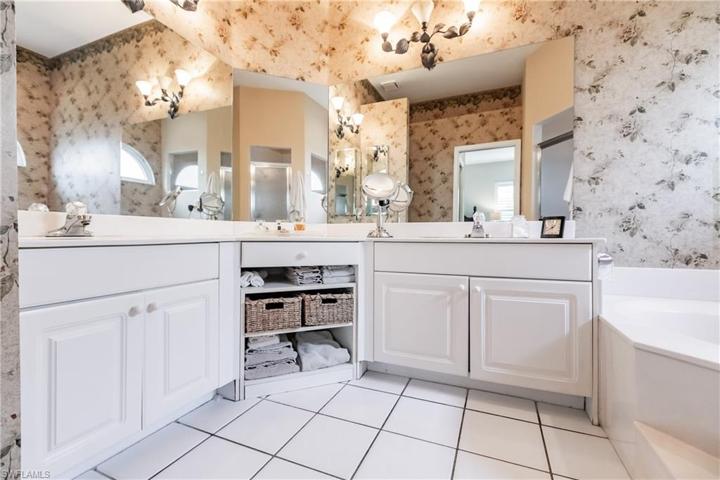 4320 Mistlethrush LN, NAPLES FL 34119