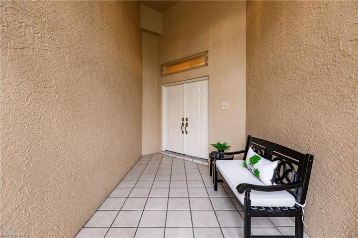 4320 Mistlethrush LN, NAPLES FL 34119