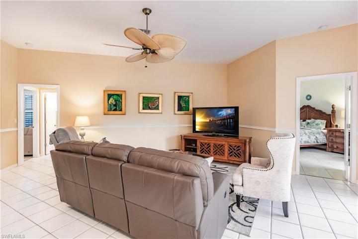4320 Mistlethrush LN, NAPLES FL 34119