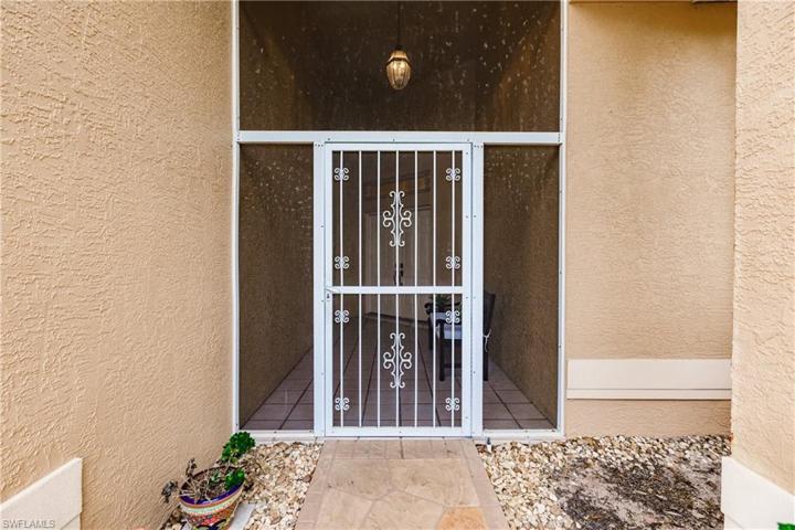 4320 Mistlethrush LN, NAPLES FL 34119
