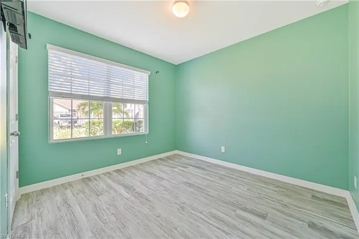 2nd (front) Bedroom