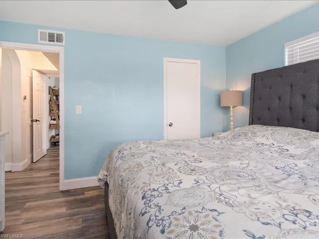 1140  9th N AVE, Naples, FL 34102