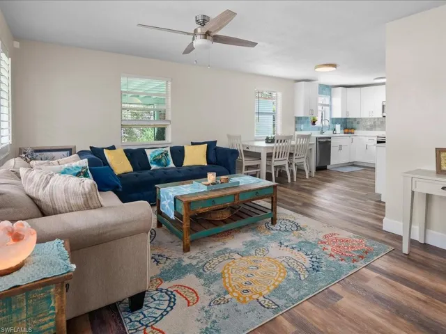 1140  9th N AVE, Naples, FL 34102
