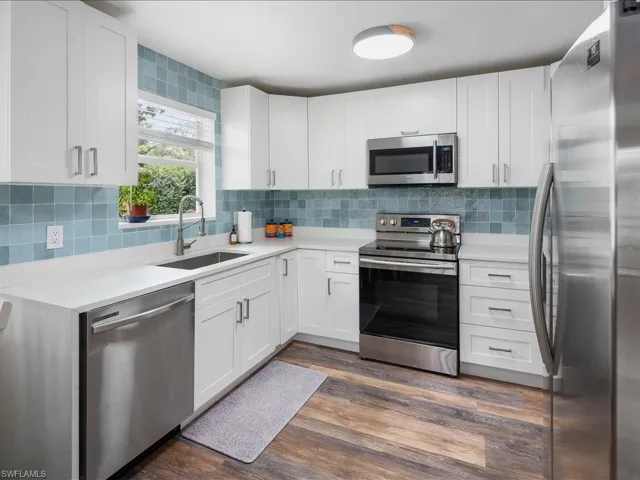 1140  9th N AVE, Naples, FL 34102