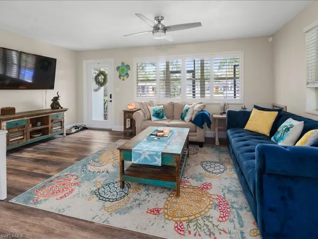 1140  9th N AVE, Naples, FL 34102