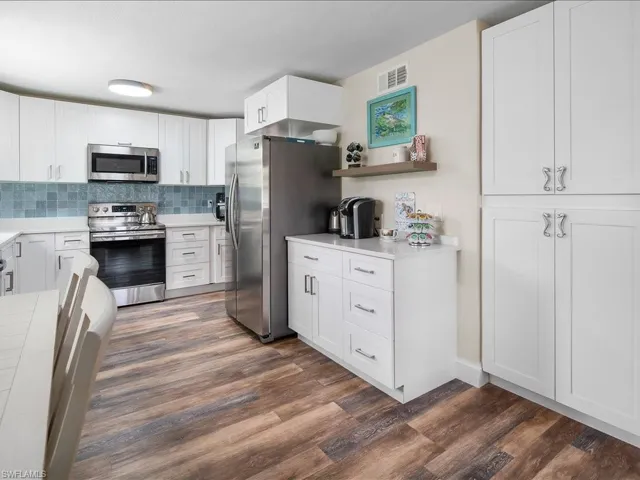 1140  9th N AVE, Naples, FL 34102