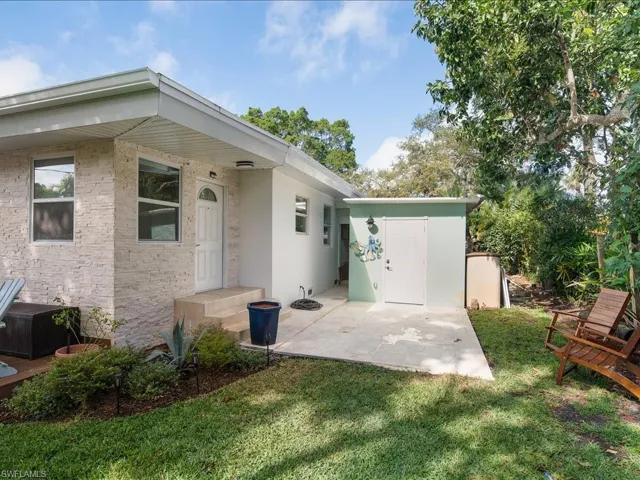 1140  9th N AVE, Naples, FL 34102