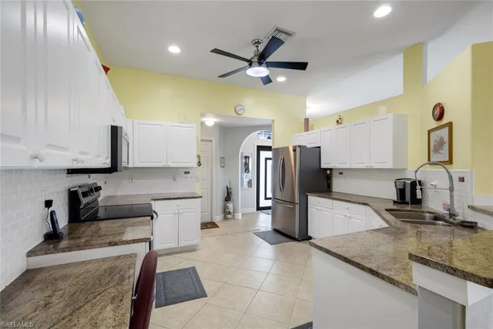 405 NW 18th  AVE, Cape Coral, FL 33993