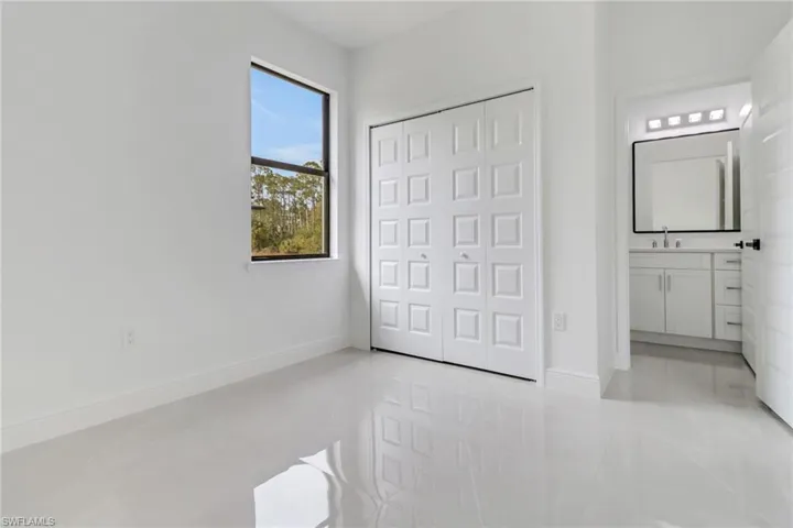 Mini main suite