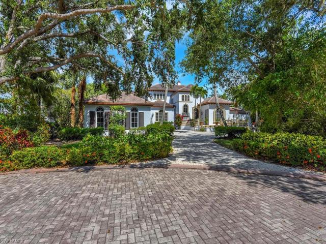Impressive drive-up to the property