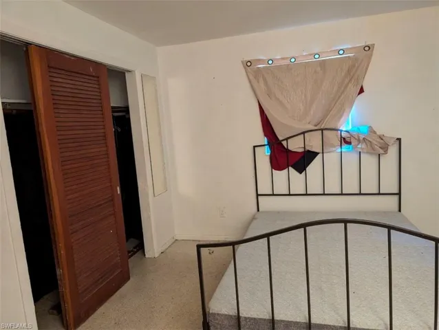 376  Kingston E DR, Fort Myers, FL 33905