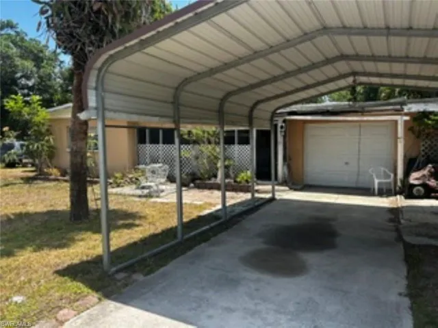 376  Kingston E DR, Fort Myers, FL 33905