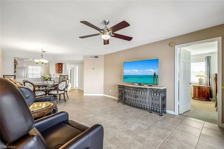 9580 Victoria Ln 208a, Naples, Florida 34109