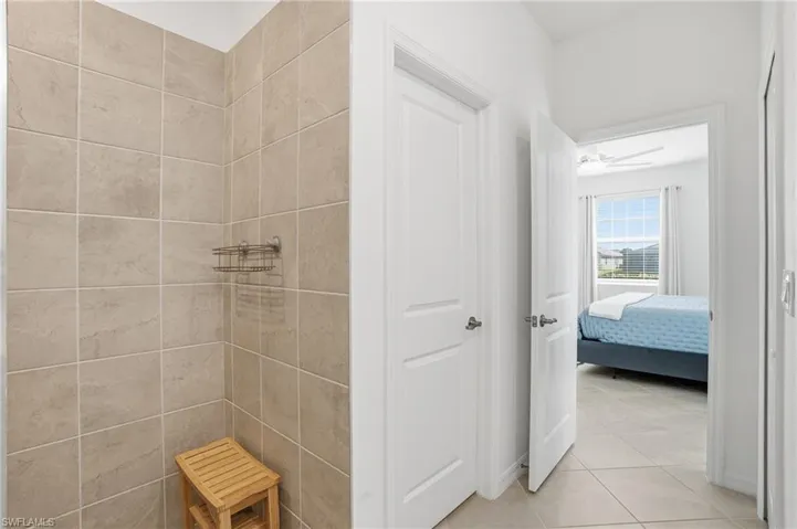 2662  Scarlet  WAY, Naples, FL 34120