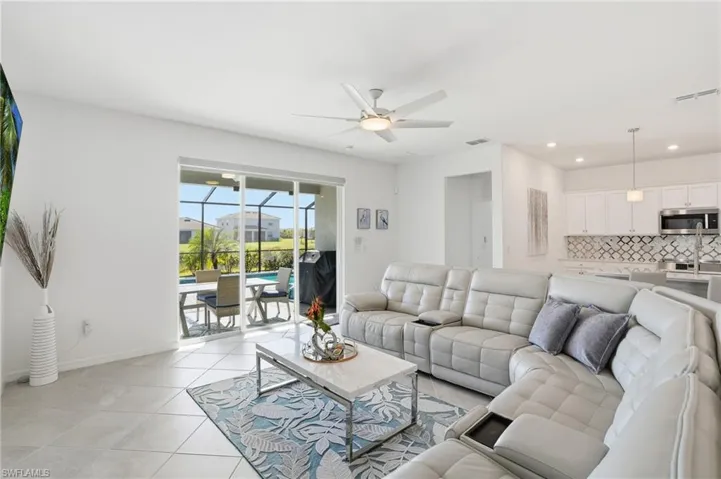 2662  Scarlet  WAY, Naples, FL 34120