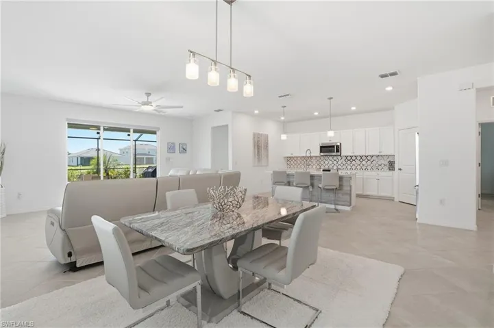 2662  Scarlet  WAY, Naples, FL 34120