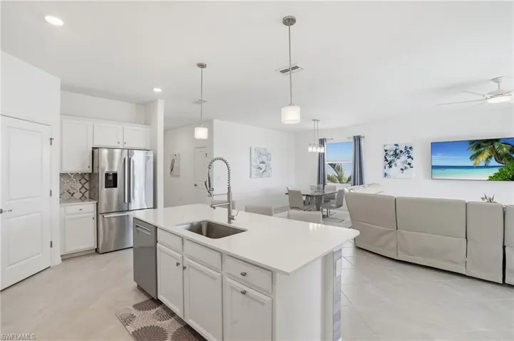 2662  Scarlet  WAY, Naples, FL 34120