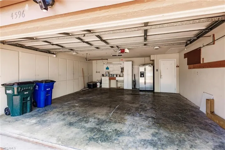 Big 2-car garage
