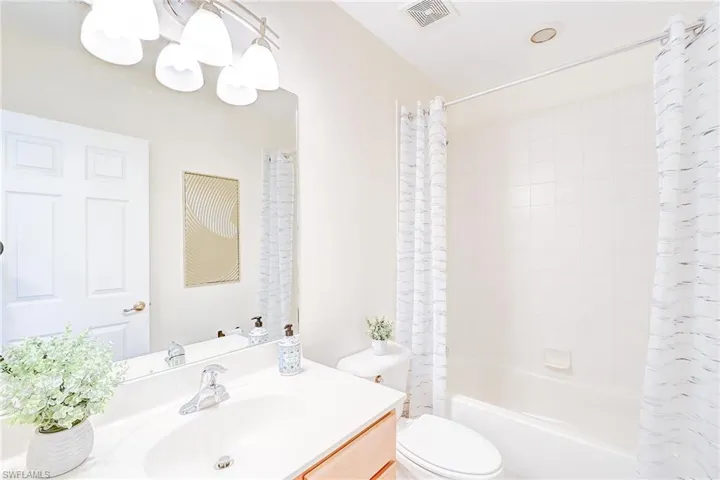 Second Floor Bath with Tub