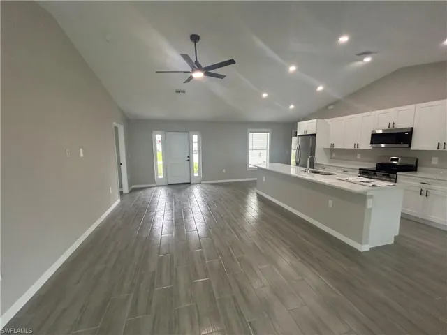 3804 Ne 9th Pl, Cape Coral, Florida 33909