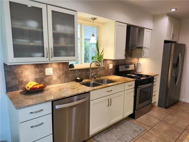 8750 Sw 42 St, Miami, Florida 33165