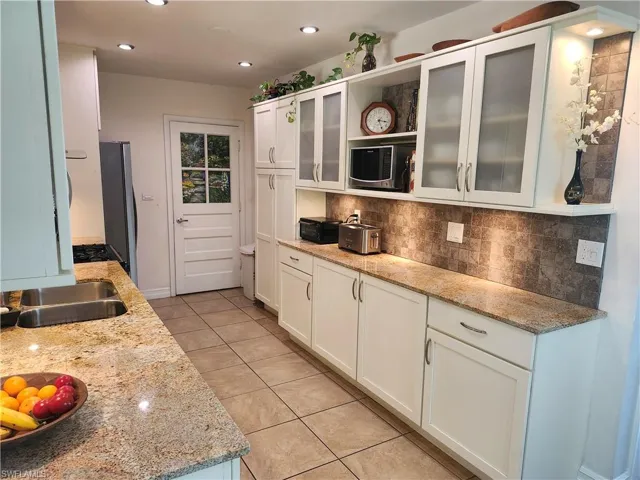 8750 Sw 42 St, Miami, Florida 33165