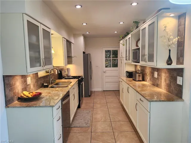 8750 Sw 42 St, Miami, Florida 33165