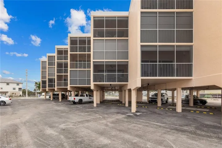 25850  Hickory  BLVD, Bonita Springs, FL 34134