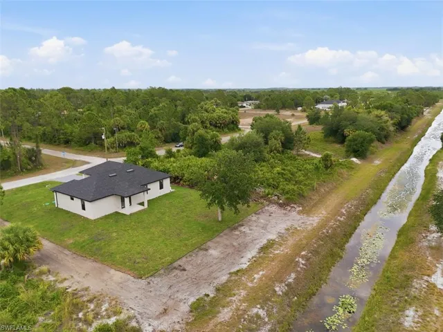 1222 Earnest St E, Lehigh Acres, Florida 33974